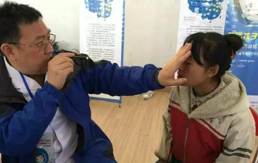 “明眸格?；ā辈氐毓P記丨天價蟲草背后的心酸