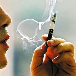 丟掉吧，吸煙也會(huì)引發(fā)白內(nèi)障！