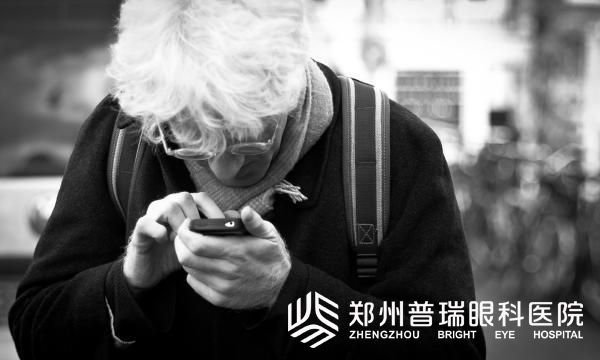 高度近視可以嗎？V4C-ICL助您擺脫眼鏡束縛！