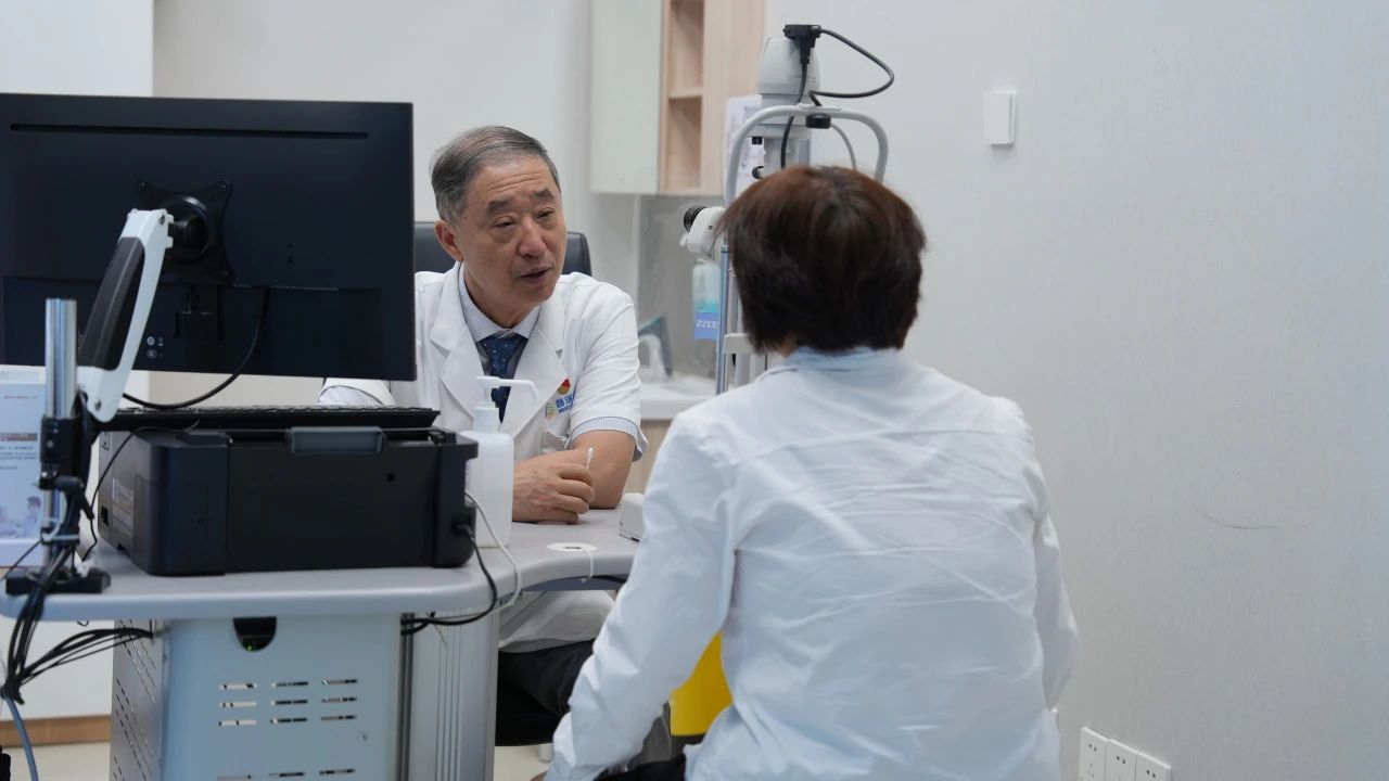 白內障術后視力又下降？6大原因多方面解析！