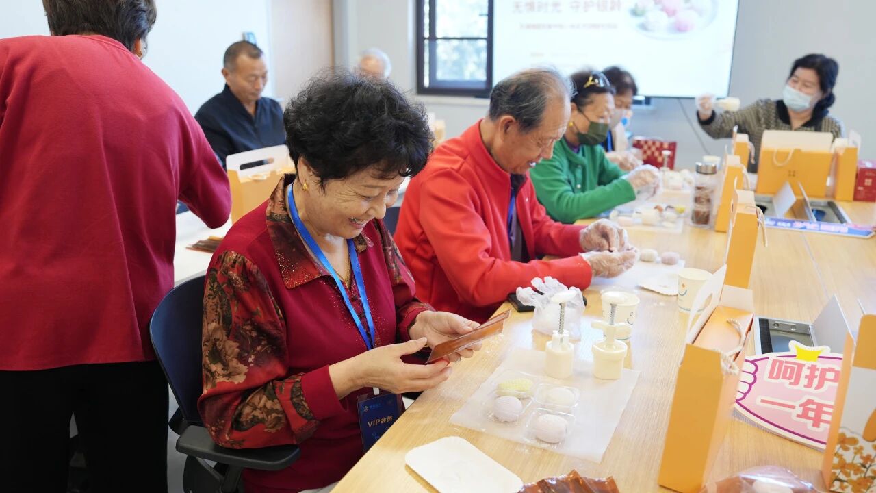 當(dāng)冰皮月餅遇上眼健康檢查，普瑞眼科這場活動甜度滿分！