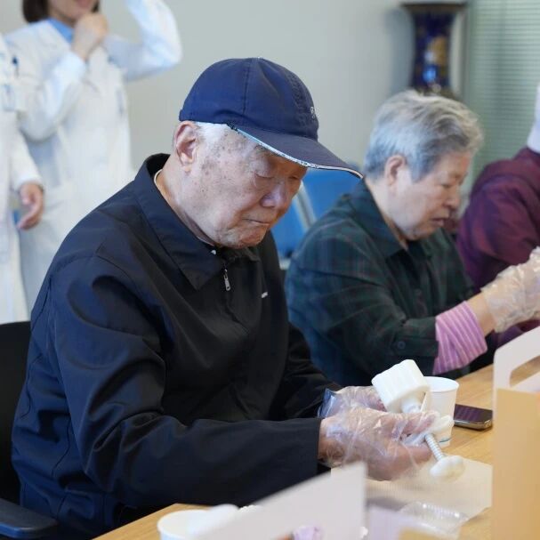 當(dāng)冰皮月餅遇上眼健康檢查，普瑞眼科這場活動甜度滿分！