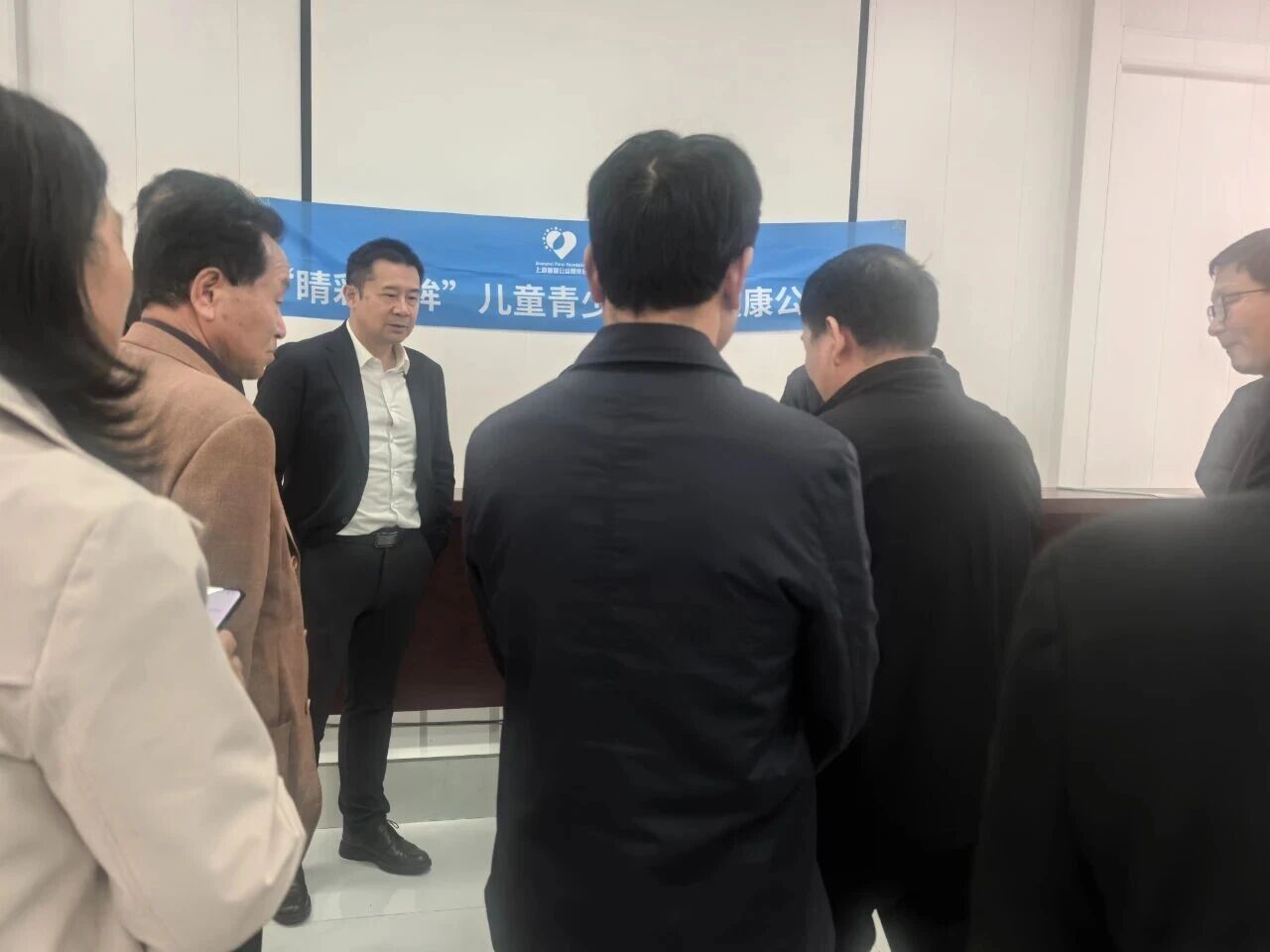 鄭州普瑞眼科“關(guān)愛青少年 健康光明老區(qū)行”在行動