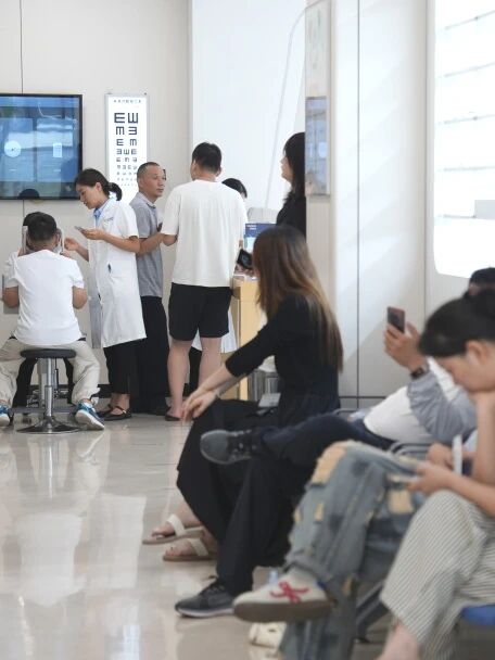 框架鏡護(hù)理指南：做好這5步，鏡片清晰又耐用！